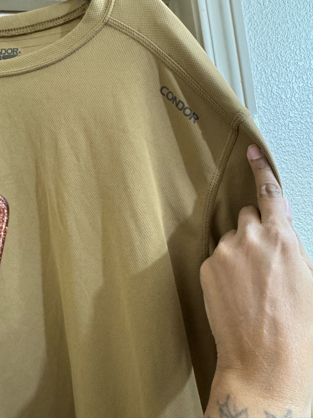 Condor Men’s Long Sleeve Performance Crew Neck Top in Khaki - Picture 2 of 6